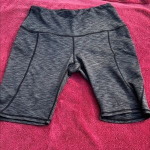 Ododo’s. Women's Gray Athletic Shorts. Size M.